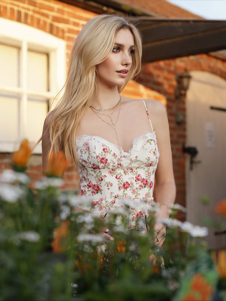 BMA_Models's tweet image. This is just too much! Golden glam in cottagecore mode 🌺

#TeamBMA #BMAFamily #Model #Fashion #Modelstyle #Instamodel #Fashionshoots #Londonmodels #Londonmodel #photooftheday #picoftheday #ModelAgency #ModelLondon #ModelPhotography