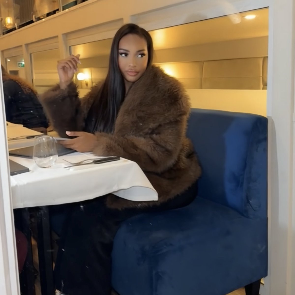 kaylargoo tweet media