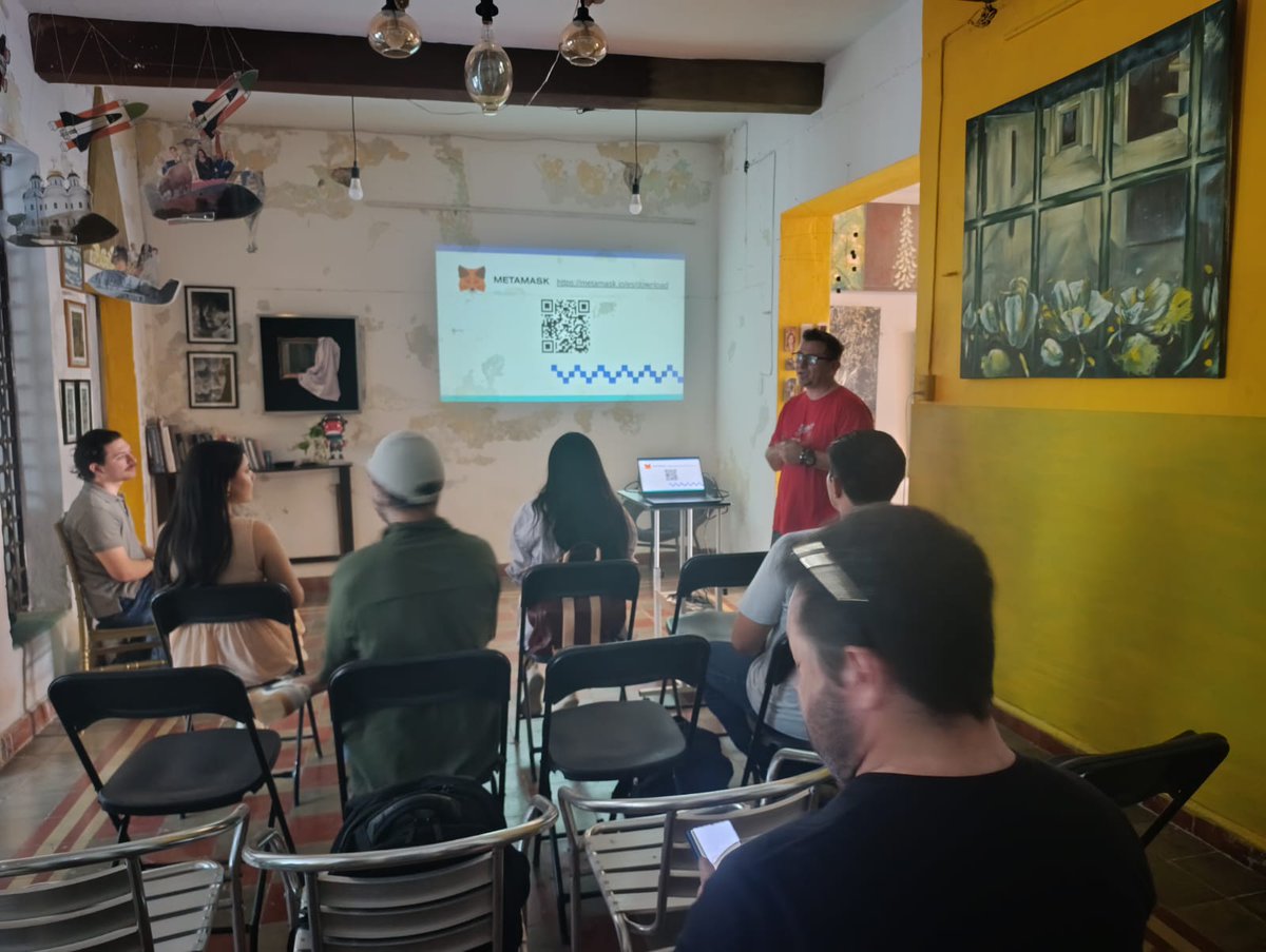 osukaNFTs's tweet image. Ayer en la charla: &quot;Crea un sistema de fidelización de clientes con IA y Blockchain&quot; en la Mérida Tech Week, gracias a todos los que fueron!! a la galería Sea+ por el lugar y a Cinecon por el documental que presentamos.
#Blockchain #NFTs #TechWeek