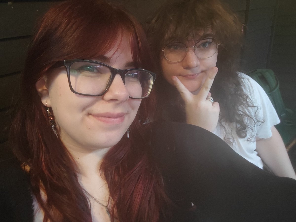 think_pant's tweet image. i came, i took laser, i came

thank you take laser for letting me put a face to so many names 

w faps to the tournament organisers🤓 

me and @404molar looking splendiferous also 🌼