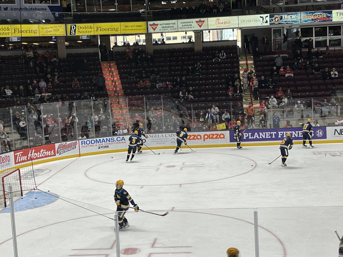 CBOTWMedia's tweet photo. Enjoying a OHL #Generals game on a well deserved day off from ChrisbOnTheWeb Media #selfie #OHL #OHLHockey #dayoff https://t.co/VOcHmXIwLI