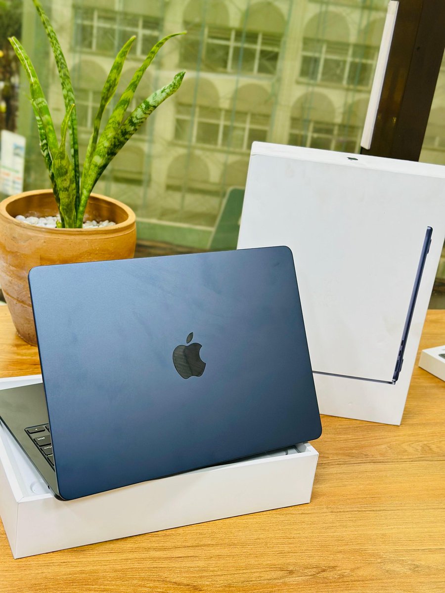 TechChapK3's tweet image. Apple MacBook Air M2
13.6-Inch Screen Display
8gb RAM 
256gb SSD Storage 
EX-UK Open Box 

Available @Ksh.76,000

#MacBook #MacBookAir #MacBookAirM2 #MacBookKenya #M2Chip #Apple #Applekenya #AppleMacBook #AppleM2Chip #AppleLife #AppleDevices #Tech #Techlife #Techlifestyle
