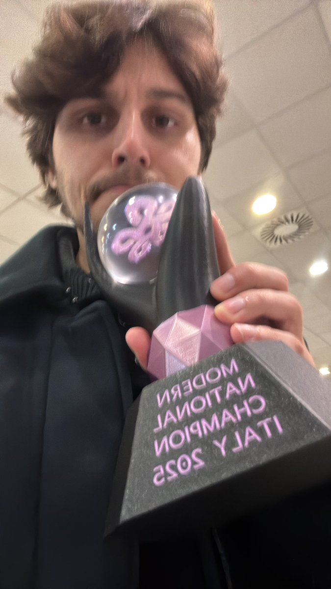 PieGonti tweet media