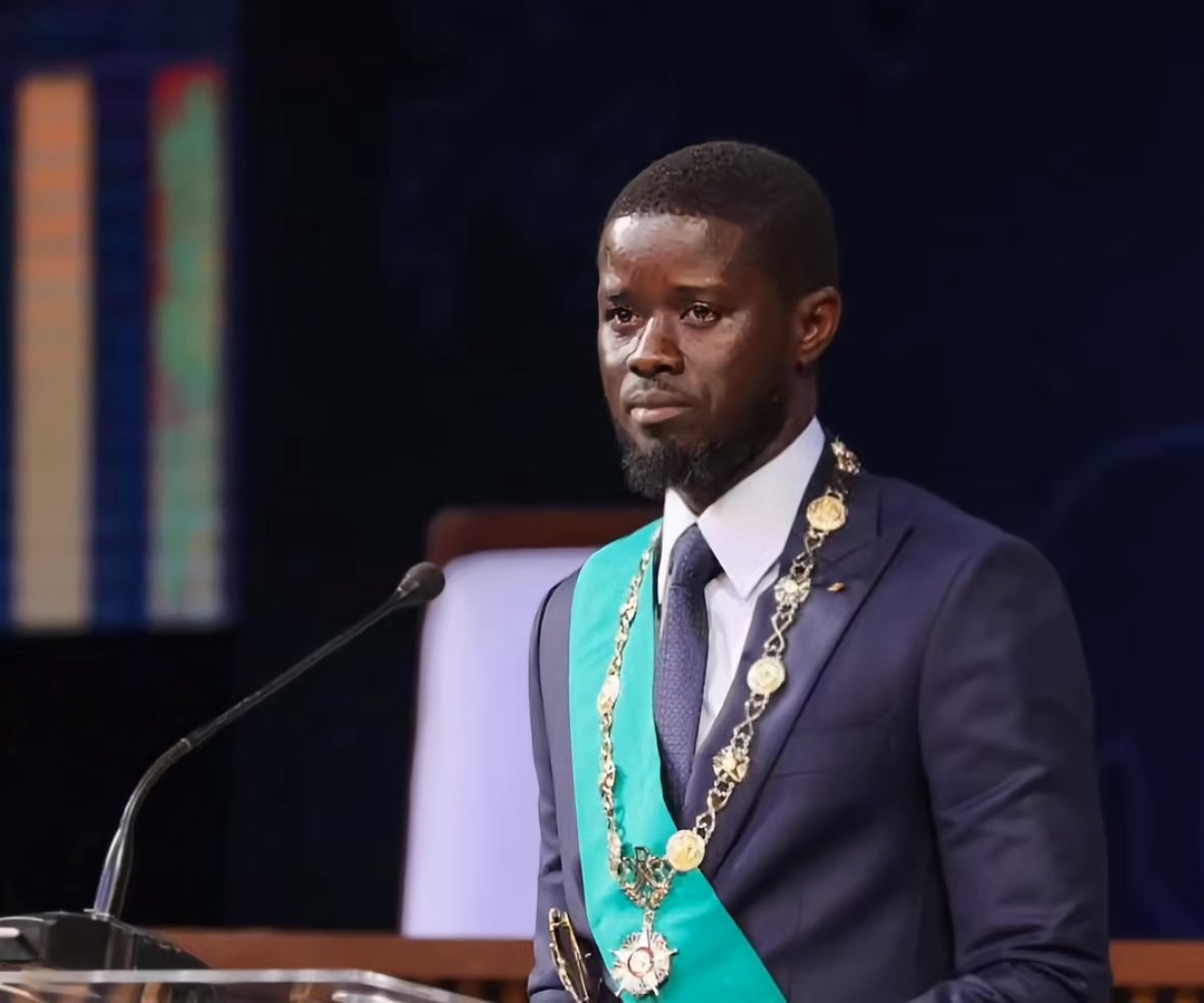 secondair_effet's tweet image. Thiakh bi gnou lene di takal warnagne ko xolatt 🫩🫩