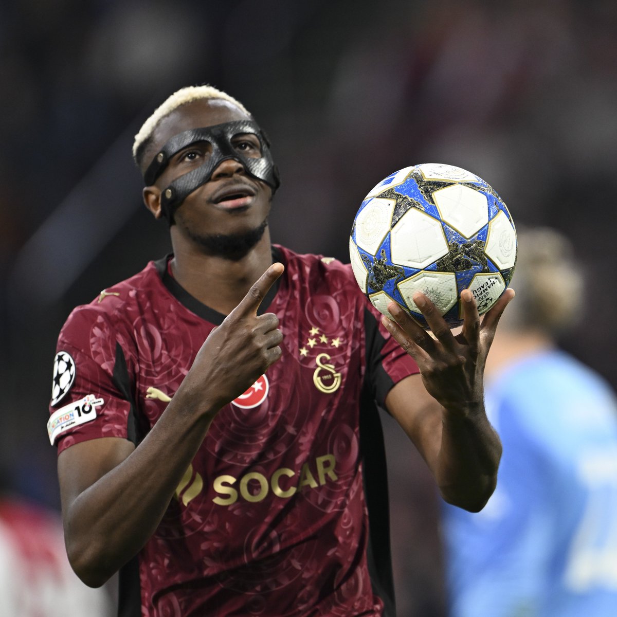 Osimhen: "Annemin ömrü, uğruna fedakarlıklar yaptığı şeylerin tadını çıkarmaya yetmedi."