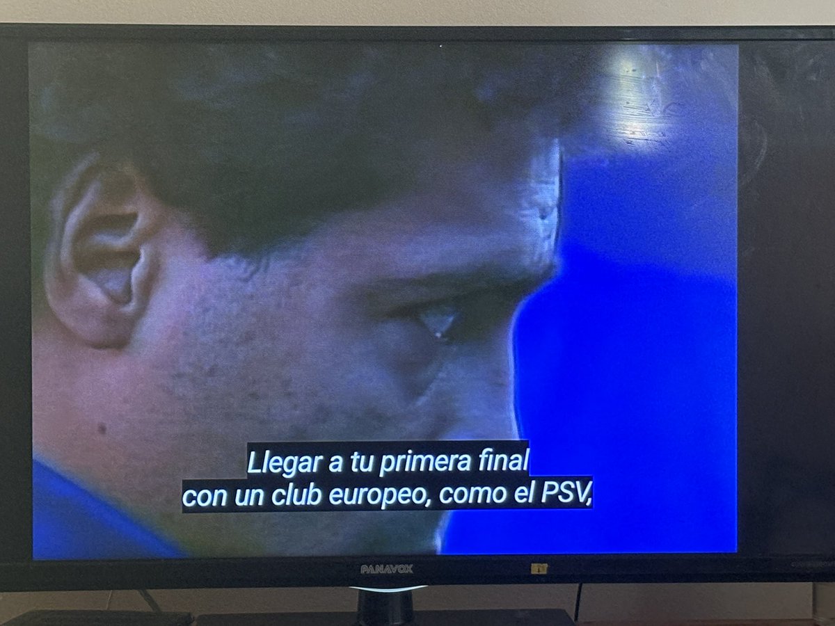 AlejandroAmaral's tweet photo. Romario, el único. (HBO)
Todavía chupado porque comió con Nacional y con el Vasco Ostolaza. https://t.co/VbDze75BUX