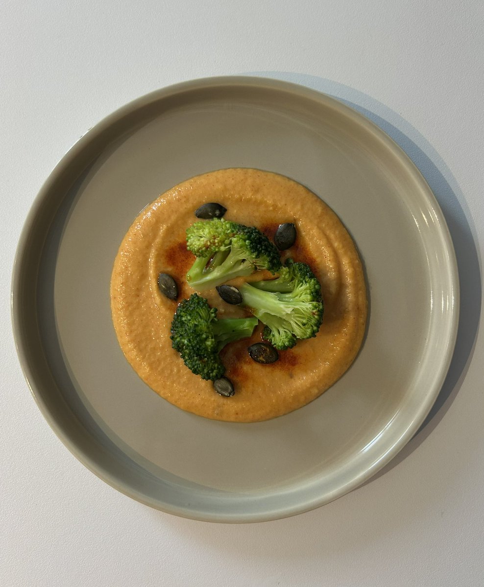 soyaaalll's tweet image. mes futurs enfants vont tellement me haïr et j’en suis fière