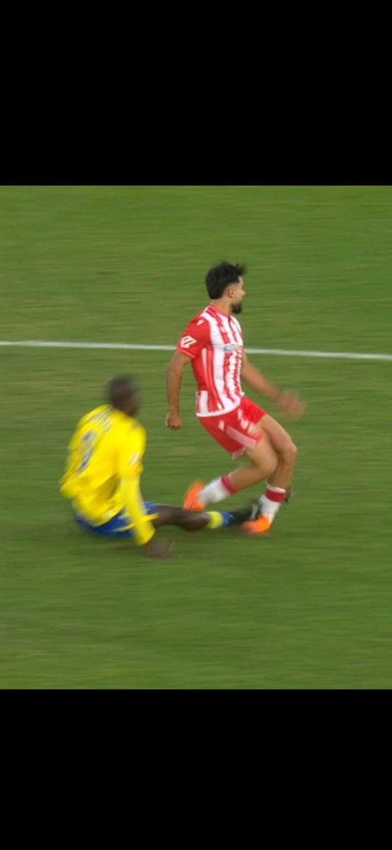 udaficion1's tweet image. Cuantos partidos echarían a lopy por esta entrada??