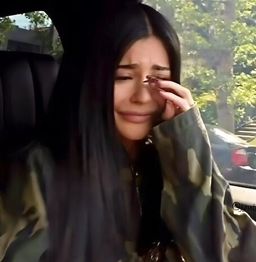 jynxbby's tweet image. when he says &quot;how was work baby&quot; instead of &quot;quit your job and just spend my money&quot;