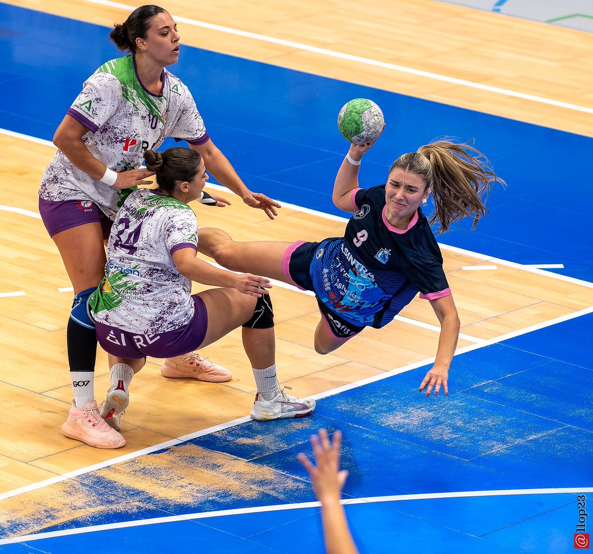 #DHOro #DHOF #DHOroFem #Balonmano #Asturias #Oviedo
.
<a href="/LobasOviedoBF/">Lobas Global Atac Oviedo</a> vs <a href="/BalonmanoAdesal/">RAHI-SEPISUR ADESAL CÓRDOBA</a>
.
1/5
