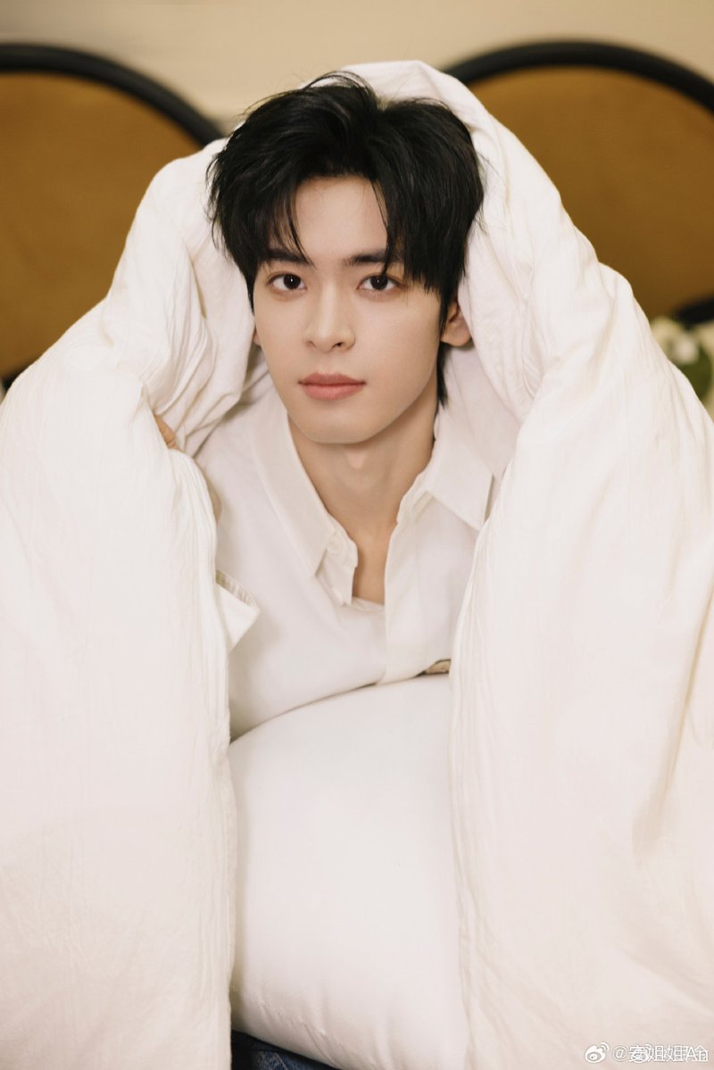 yaoi_mazter's tweet image. No wonder Baba is feral 95% of the time - thinking about how to gatekeep his LP must be keeping him up late into the night 🤭🤭🤭🤭

#XuJin #ZhangZhexu #MiJin