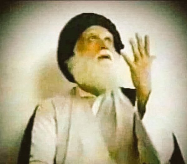 قال الولي الصدر
يجب علينا ونحن ندعي لأنفسنا صفة الدعوة الإسلامية والاندفاع الحماسي في سبيل الدين القويم ، أن نتميز بوضوح مناطق الضعف فينا والقوة في عدونا ، لعلنا نستطيع أن نجد في النهاية في أفق المجتمع الإسلامي فجرا يشبه ، ولومن بعيد ، فجر اليوم الموعود والغد المشهود