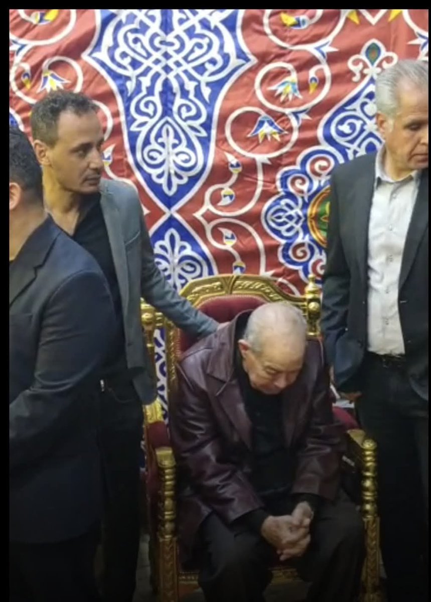 الزمالك لو شجرة ليها فرعين فالفرع الاول كابتن حمادة إمام الله يرحمه والفرع التانى كابتن محمود ابو رجيلة ربنا يديه الصحة

ربنا يصبرك يا كابتن ويعزيك