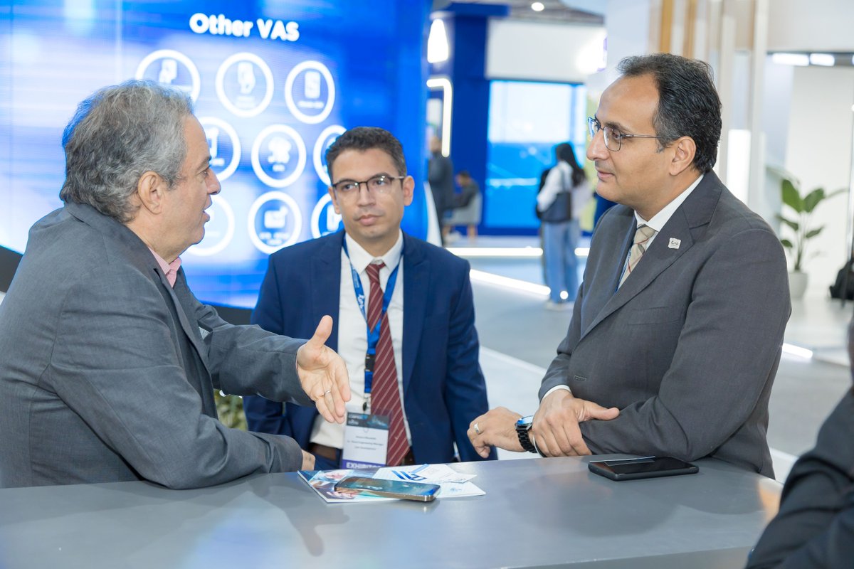 linkdevelopment's tweet image. Day 1 of Cairo ICT 2025 concludes with an inspiring start.

We were pleased to engage with distinguished visitors, valued partners, and industry leaders as we showcased our latest advancements in Agentic AI, Cloud, and Digital Transformation.

Today’s discussions and interactions…