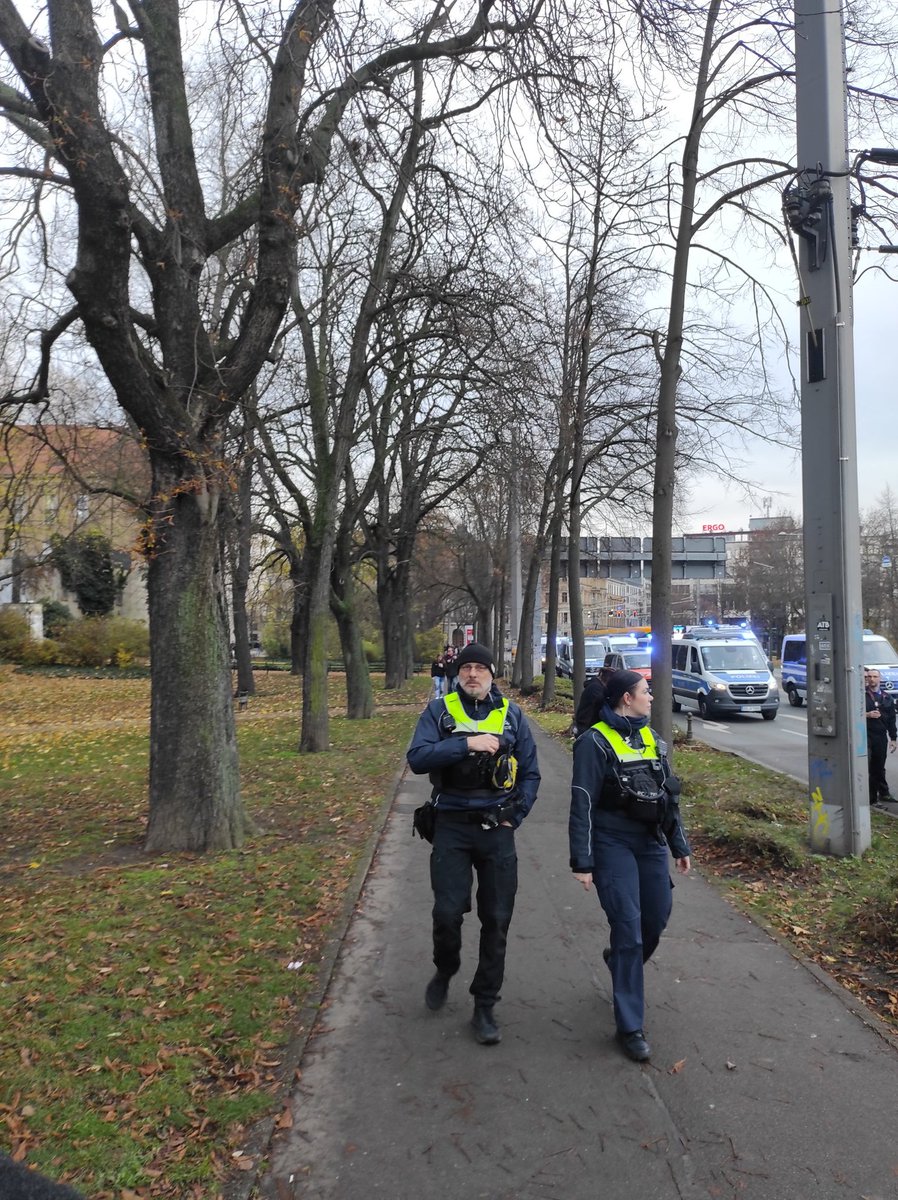 Der Fussball ist sicher - Schluss mit Populismus! Ja zur Fankultur!

Beim nächsten Mal früher Bescheid geben und es werden noch viel mehr 🫶