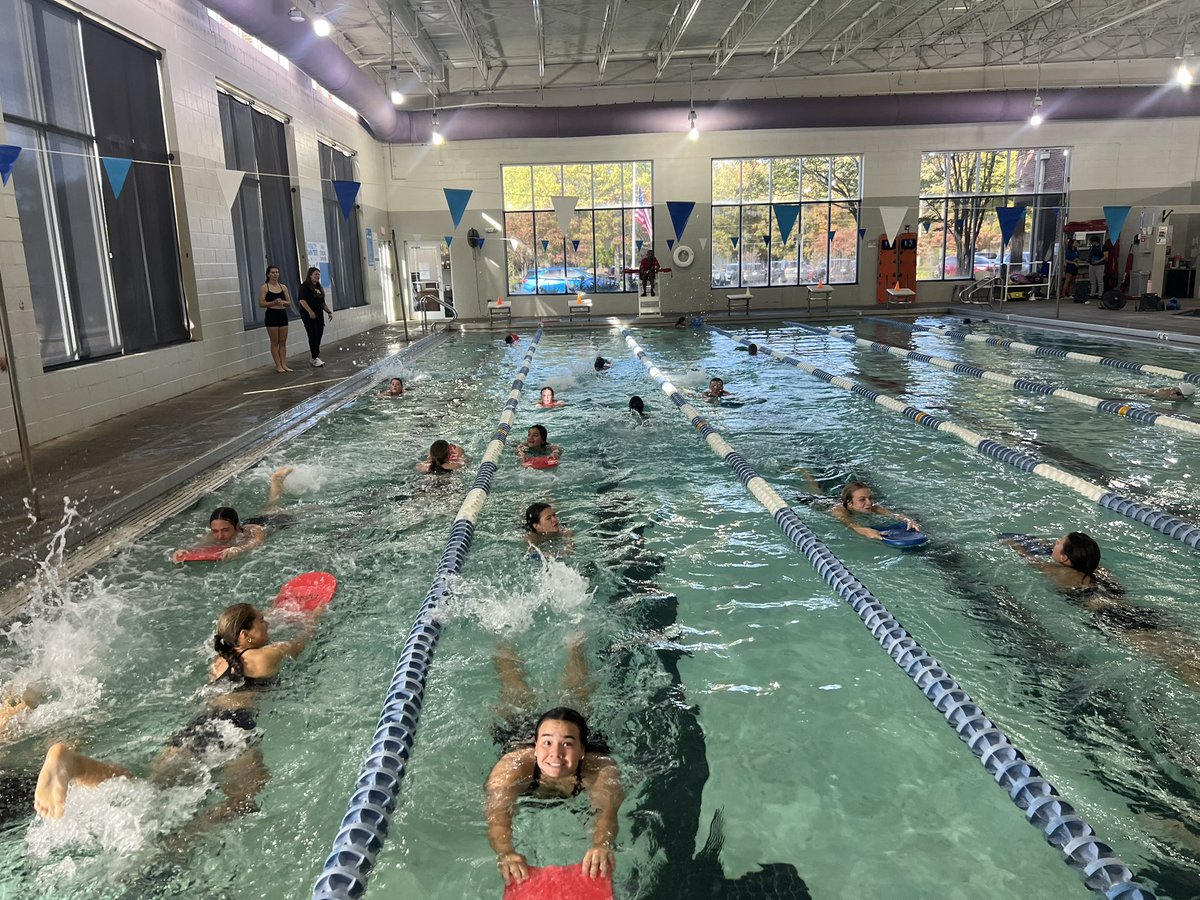 NandoSoftball's tweet image. Nothing beats swim workout day! Huge thank you to the Olive Branch YMCA for allowing us to swim every year! Energy ⬆️ ! #SoldOut  🏊‍♀️🐅🦈#teamdcs