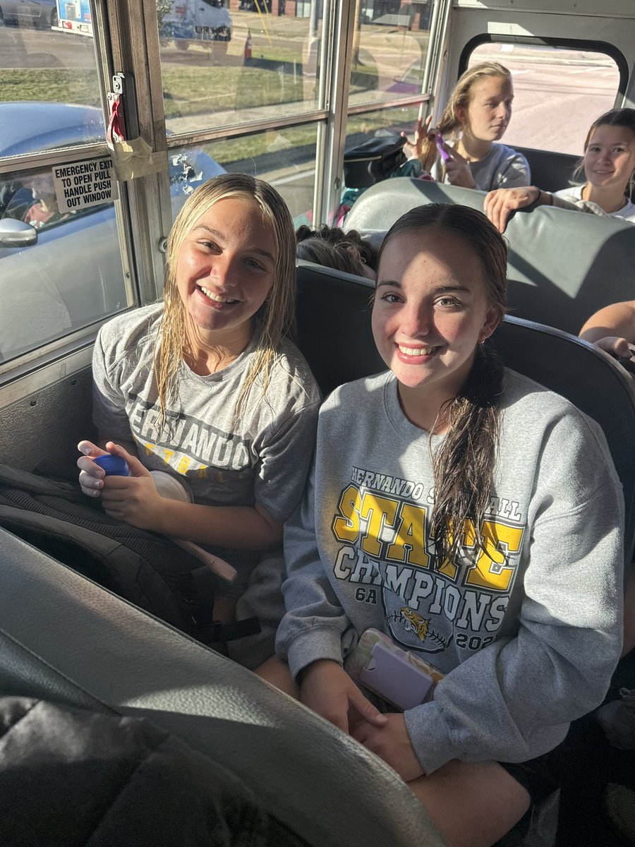 NandoSoftball's tweet image. Nothing beats swim workout day! Huge thank you to the Olive Branch YMCA for allowing us to swim every year! Energy ⬆️ ! #SoldOut  🏊‍♀️🐅🦈#teamdcs