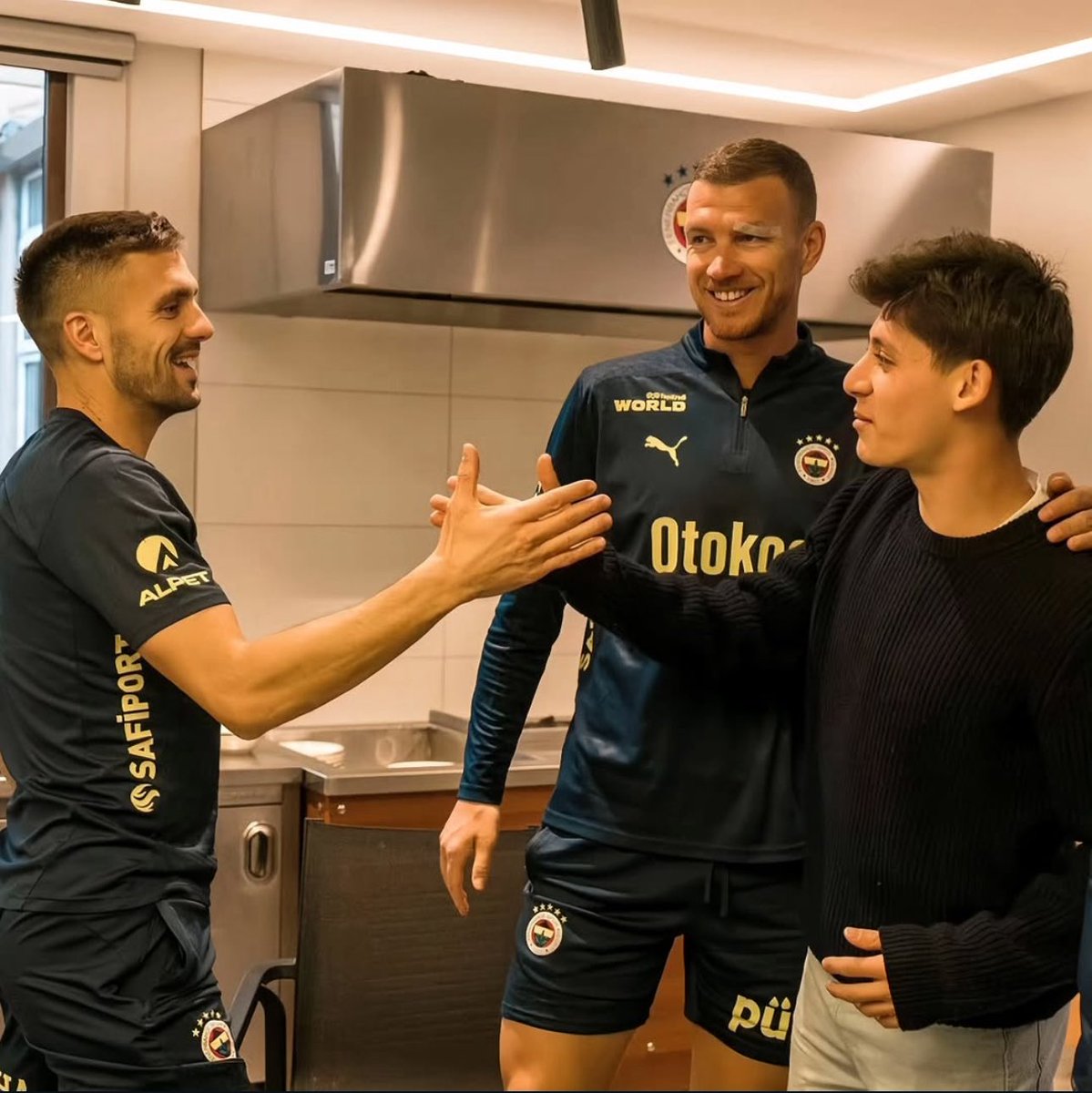 nerden geldi bu fotoğraf senin aklına ben anlamadım ki