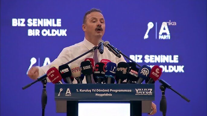 ❗️Sadece Mikrofonlara bakın

100.000 kişi ile kongre yapan Fatih Erbakan 

/

10.000 kişiyle kongre yapan Yavuz Ağıralioğlu

Medya böyledir işte, size görmeniz gerekenleri değil, görmesini istediklerini gösterir.

Ama bizim bu iktidar yolculuğumuzu 
sirk aynası medya gizleyemez…