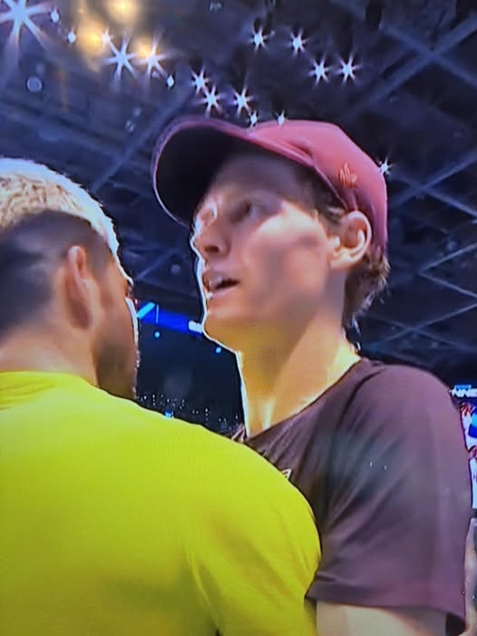 archistar1's tweet image. 7-6, 7-5 #2set sono sufficienti a Jannik Sinner contro un grandissimo Carlos Alcaraz!
Jannik Sinner ha confermato il suo status  combinando tecnica e determinazione in modo esemplare.
#Torino #AtpFinals