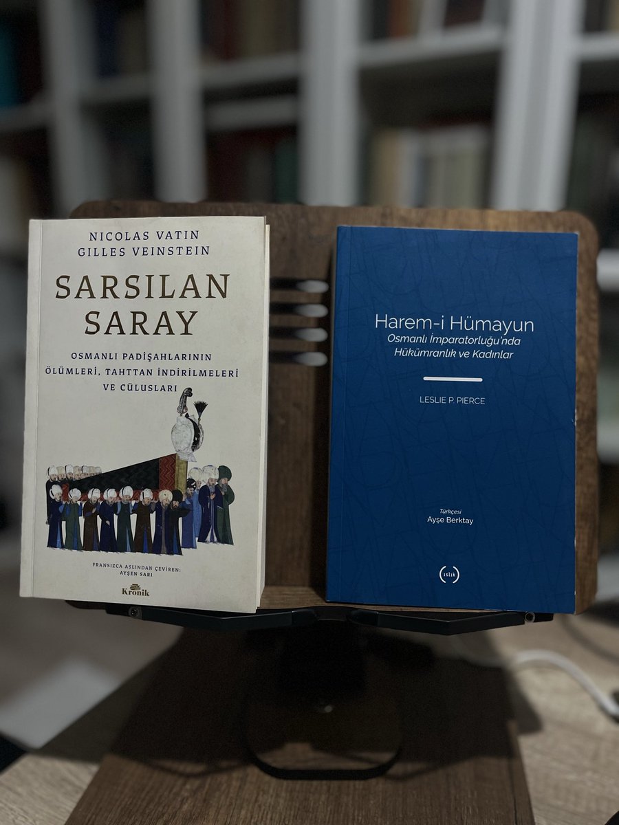 umitkatiranci's tweet image. Şu ikisini beraber okumalı!