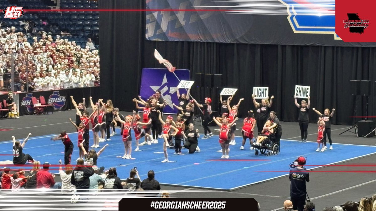 GeorgiaHSCheer's tweet photo. Shoutout to The Shining Stars!!!  One of the best performances from State 2025!! 
🖤❤️📣  ❤️🖤🔥
#GeorgiaHSCheer2025 #GHSACheer2025 https://t.co/bE077EW6oA