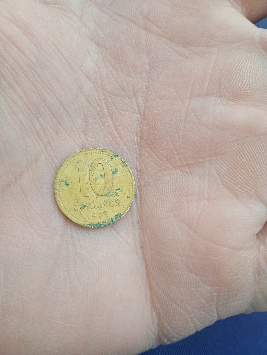 Cuando era niño con esta moneda me compraba un alfajor en la escuela
