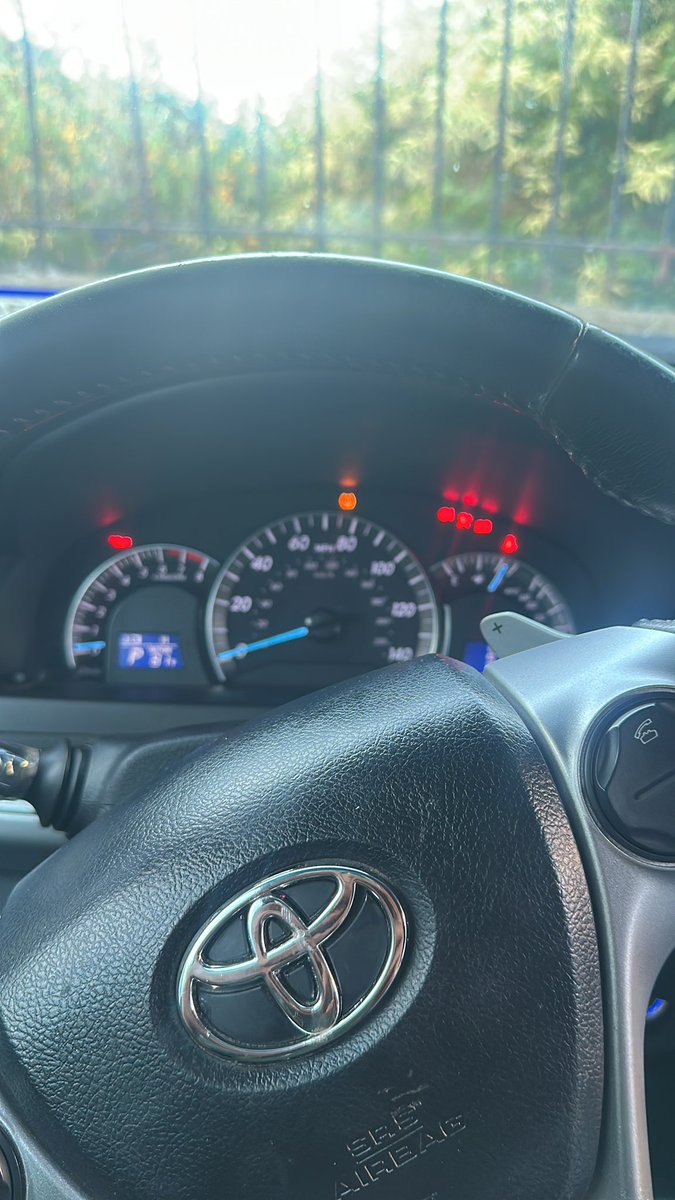 AlhajiSupee001's tweet image. COMMUNITY EDUCATION READ THIS AND SAVE YOUR MONEY 🛑💡

Every day, people lose money in crypto not because they are weak…
but because they are not informed.
Let me give you the knowledge that will protect you:

1. A coin without liquidity is a dead market.

If there are no…