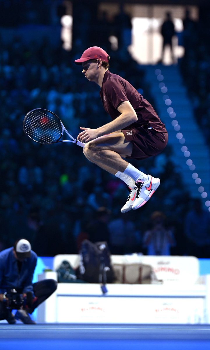Jannik Sinner has won 31 consecutive matches on indoor hard courts.

Still undefeated since Davis Cup 2023. 

What are we witnessing…

🇮🇹🦊