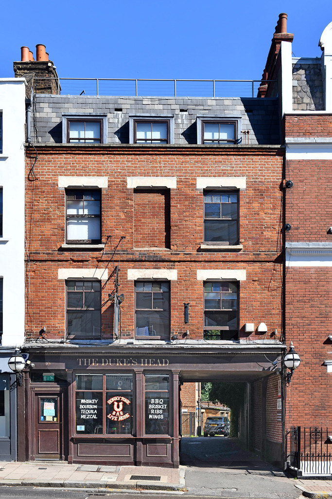 GBbooze's tweet image. The Duke's Head, #Highgate, N6 🍻
London’s first and only Country Honky Tonk bar opened in 2020 in Highgate. Home to over one hundred different bourbons, whiskeys and ryes. They also specialise in rare American beers.