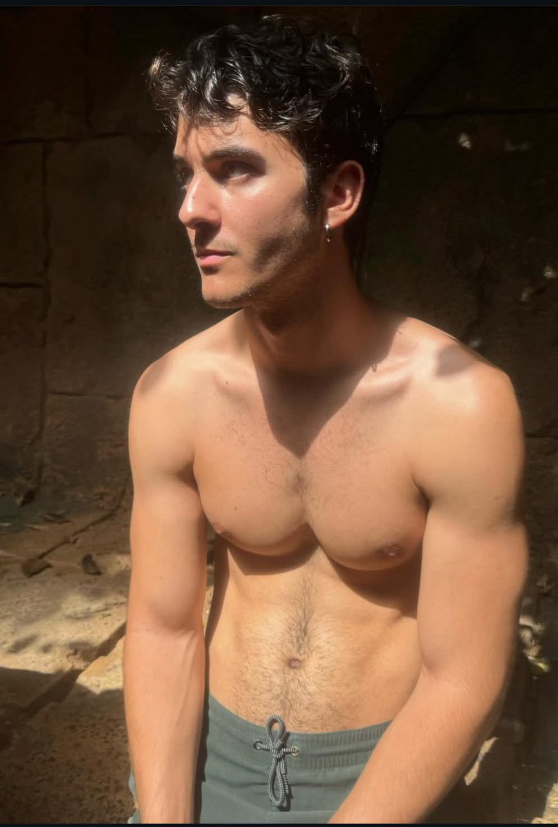 D_26dani's tweet image. Nunca me había fijado tanto en un personaje secundario 🫣