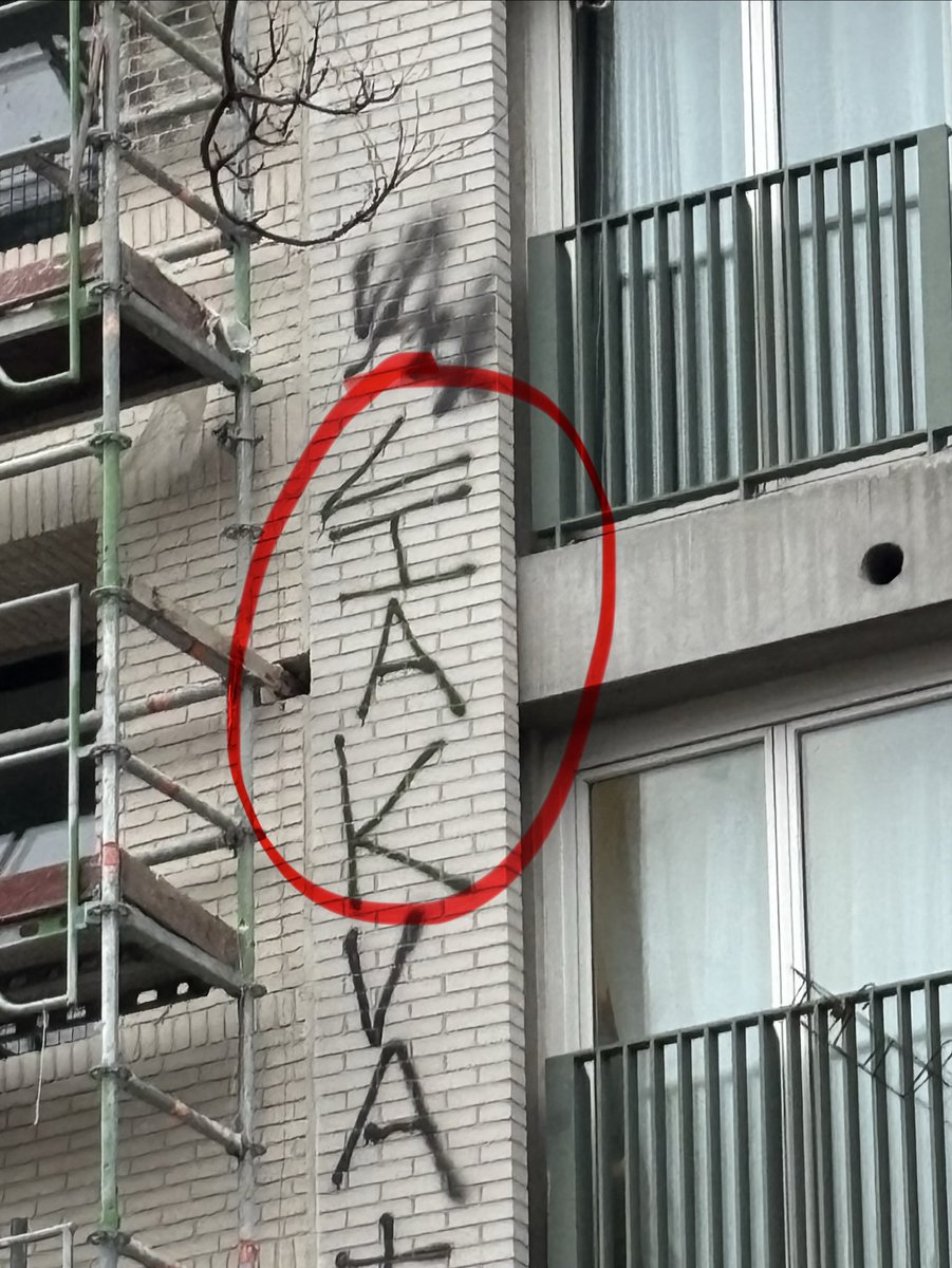 audmr's tweet image. Ce malade continue de saccager Paris depuis des années. Jusqu’à quand ?
Cc @egregoire @datirachida @pybournazel @chikirouparis @NunezLaurent @prefpolice @PMdeParis @parquetdeParis