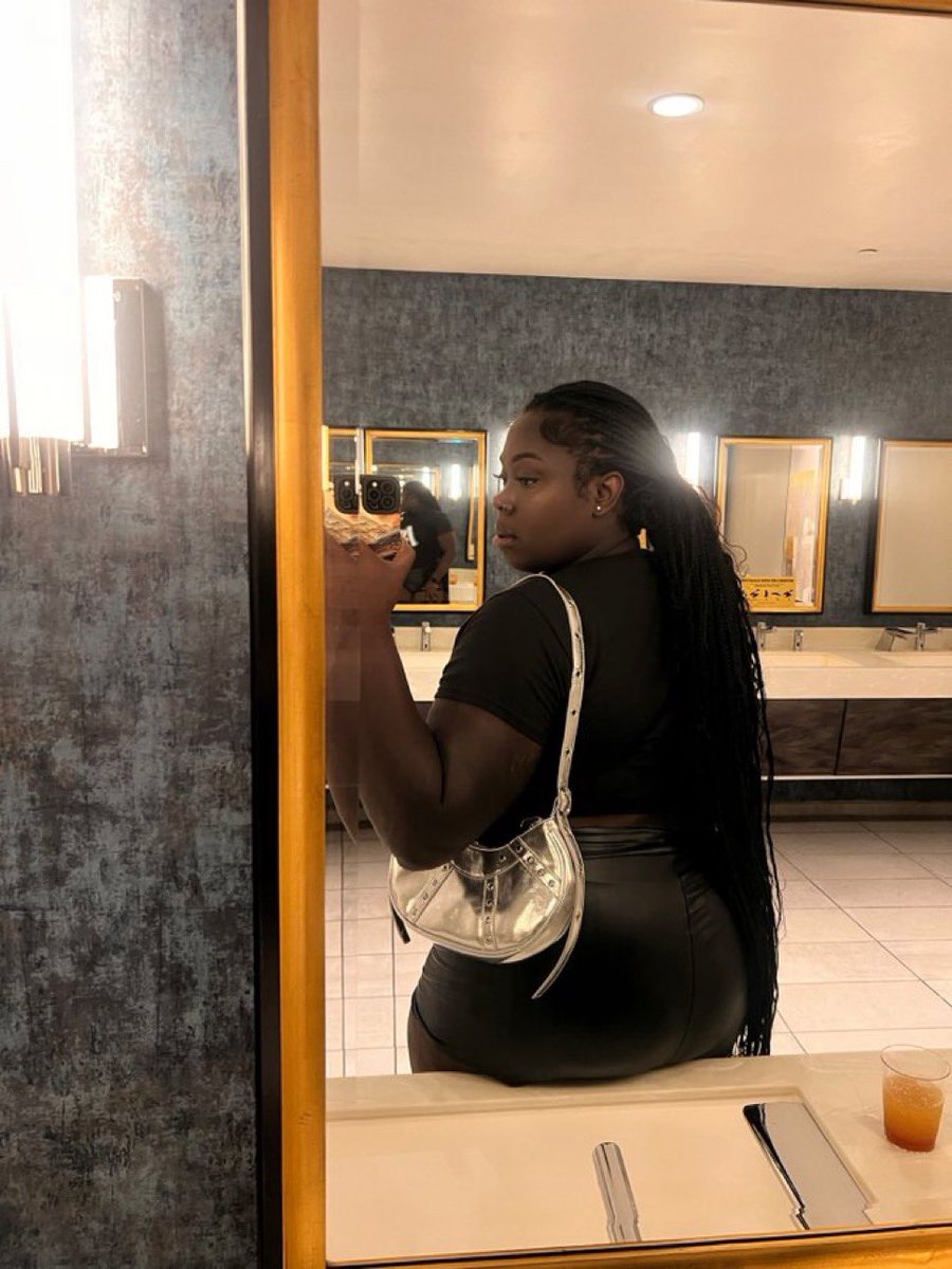 realaudij's tweet photo. gyatt ! 🍑 https://t.co/v7sGcwhzqr