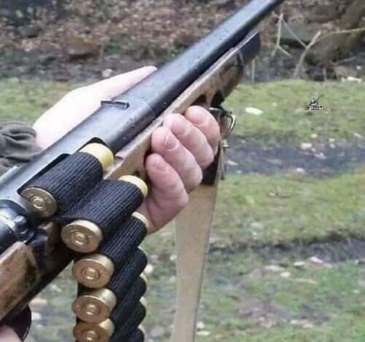 firearmvideos's tweet photo. Belt fed 12 gauge shotgun https://t.co/emYtxAsoui