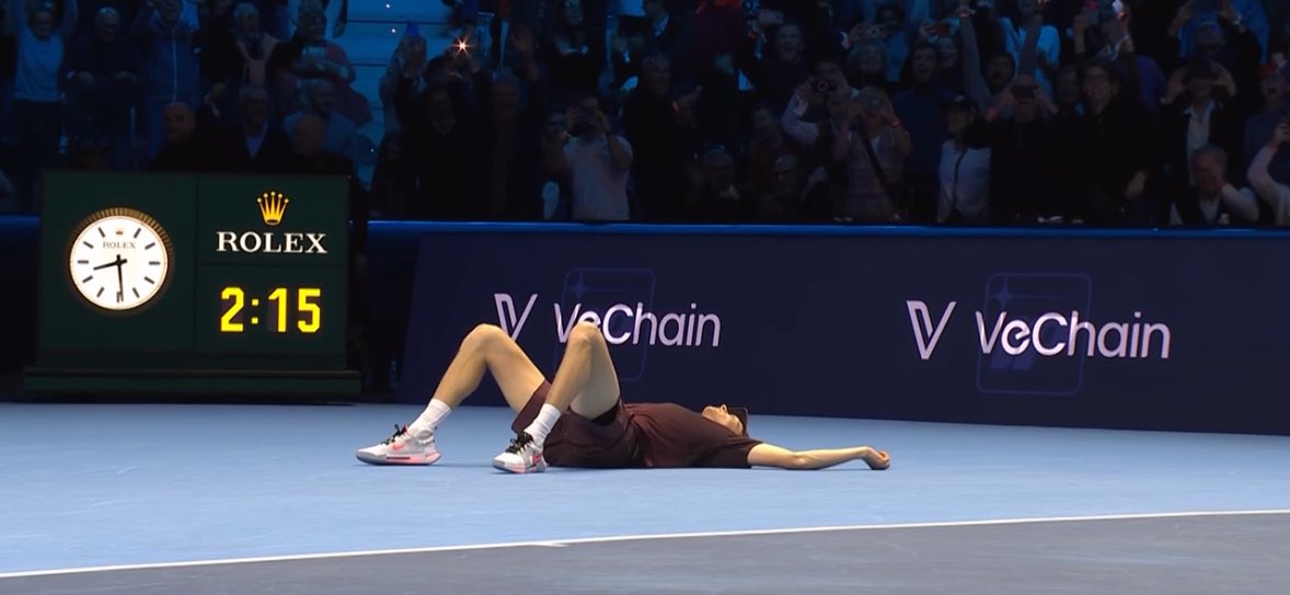 #Sinner buttato così è tutti noi, che adesso ci tocca vedere la #Nazionale di calcio.

#ATP #Gattuso #ItaliaNorvegia