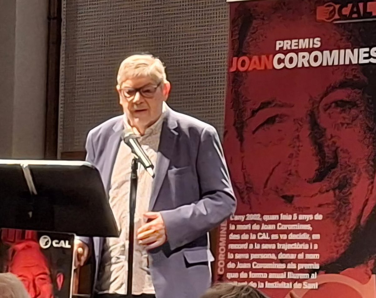 AVUI <a href="/CAL_cat/">Coordinadora d'Associacions per la Llengua (CAL)</a> hem lliurat els Premis Nacionals Joan Coromines a <a href="/CarlesCastella2/">Carles Castellanos</a> <a href="/reeixida/">Fundació Reeixida</a> <a href="/gerard_furest/">Gerard Furest</a> Rosa Montero i Montserrat Úbeda a títol pòstum. Llengua, Cultura i Llibertat!