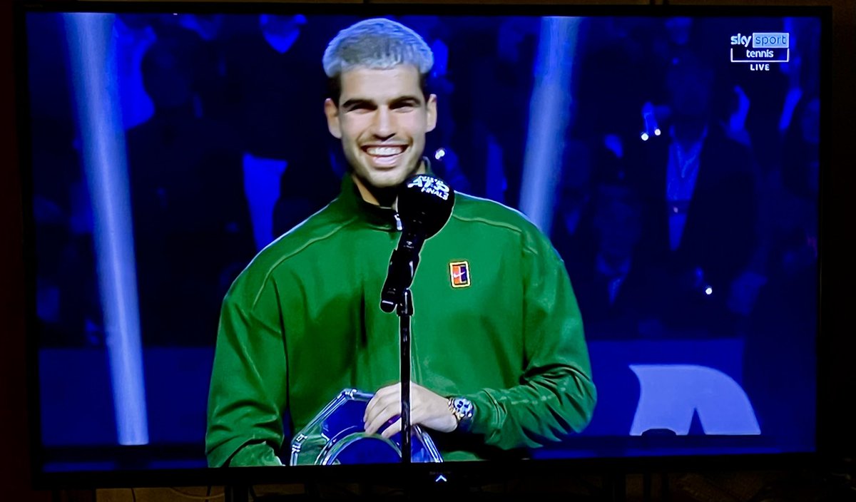 👏🏻👏🏻👏🏻👏🏻👏🏻L’orgoglio che provo a sentire il pubblico di Torino a fare un tributo del genere ad Alcaraz: così si fa, questo è spirito sportivo ed è ciò che mettono in pratica, perché di ciò sono intimamente composti, sia #Sinner che #Alcaraz.

#NittoATPFinals