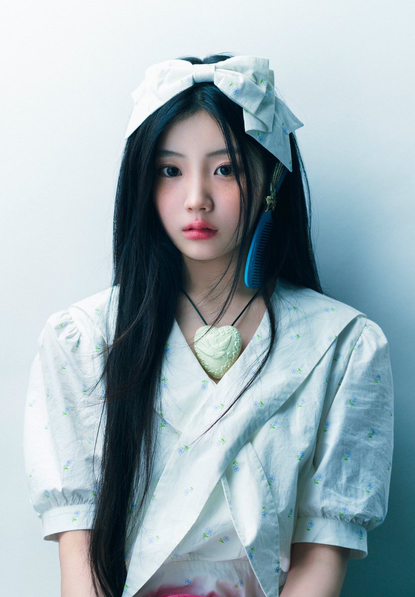 minju_cabinet's tweet image. 💘민주의 핑크 캐비닛 오늘의 초대 손님은!
#ILLIT #원희 #이로하 🎬
어디서도 밝혀지지 않았던 #아일릿 의 리얼한 모습을 발견해 줄게🔍
핑크 캐비닛에 슈퍼 리얼한 질문 남겨줘💗

@ILLIT_official

#민주의핑크캐비닛 #Studiok #민주 
#WONHEE #IROHA