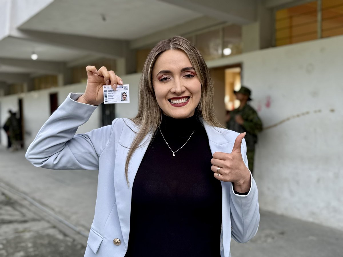 Hoy ejercí mi derecho democrático pensando en mi tierra, en mi familia y en el #ElNuevoEcuador.
Con el liderazgo firme del presidente, <a href="/DanielNoboaOk/">Daniel Noboa Azin</a>, seguimos construyendo un país que avanza con decisión, seguridad y esperanza.