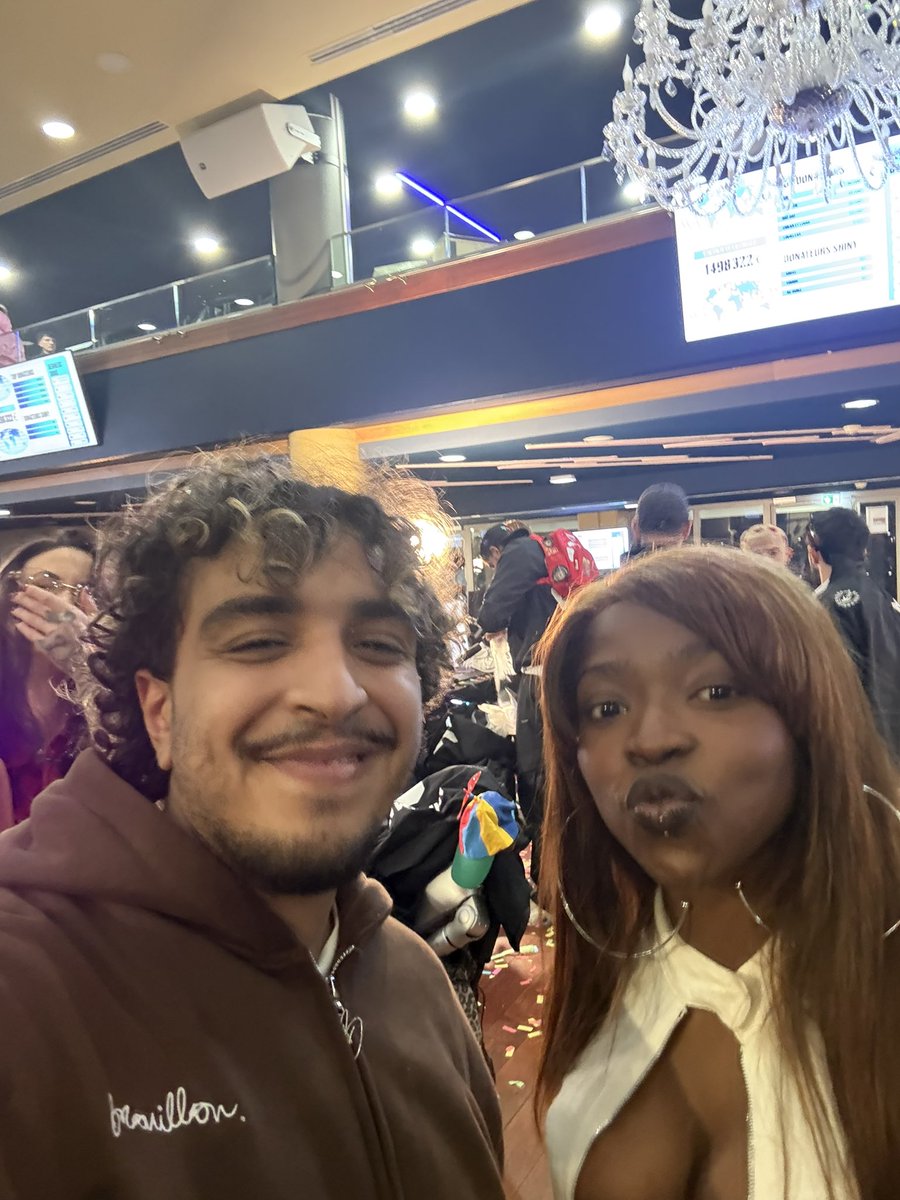 J’ai fait une photo avec Theodora je suis content