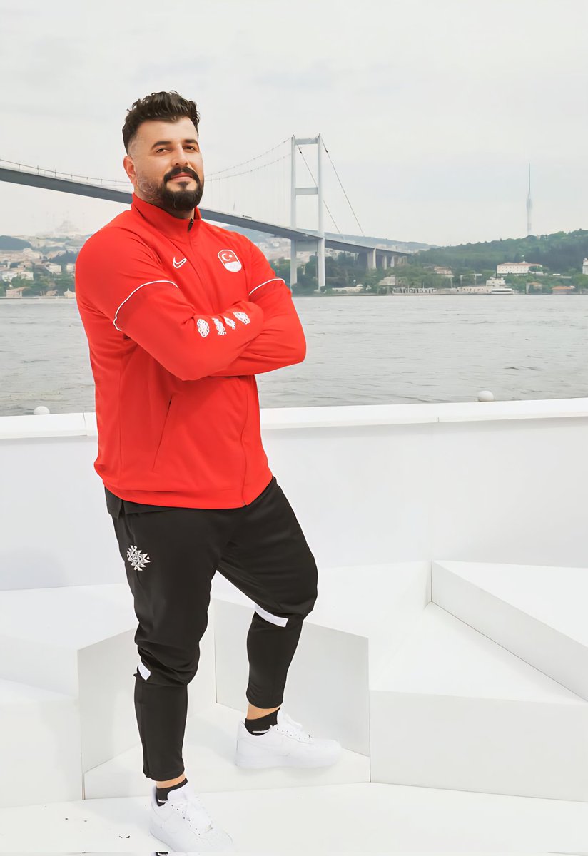 Vira Bismillah,

“17 Kasım Pazartesi günü saat 10.05’te İslami Dayanışma Oyunları’nda yarışmak için piste çıkıyorum. 

Bu heyecanı bizimle birlikte yaşamak isteyenler,

TRT Spor Yıldız’dan canlı olarak izleyebilir. Destekleriniz güç veriyor!”

🇹🇷