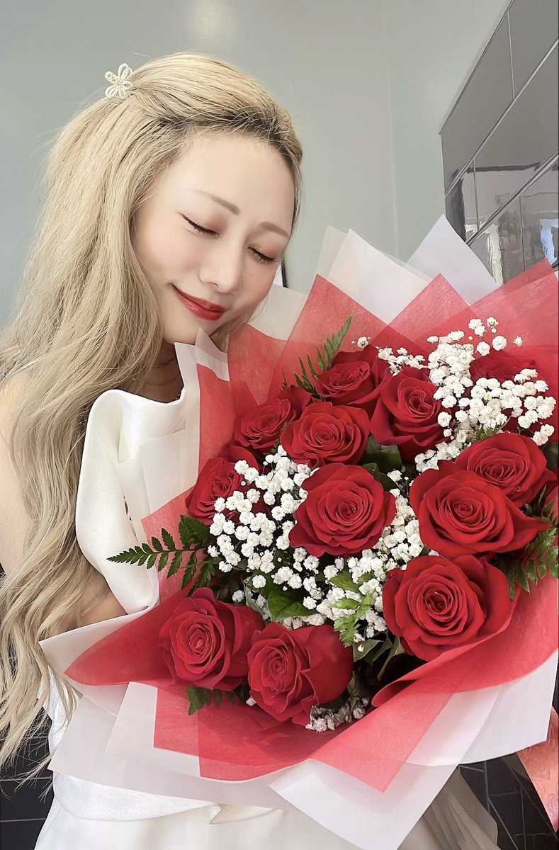 ぐっもーにじゃぱん🇯🇵
改めて、アメリカツアーありがとうございました！🇺🇸波乱の幕開けは毎度のことながら移動も痺れた2週間でしたが、元気にラストを迎えられて本当に良かったです✨

さて私はというと、もう既に空港におりまして。みんなより一足早く帰国します✈️ｻﾐｼ