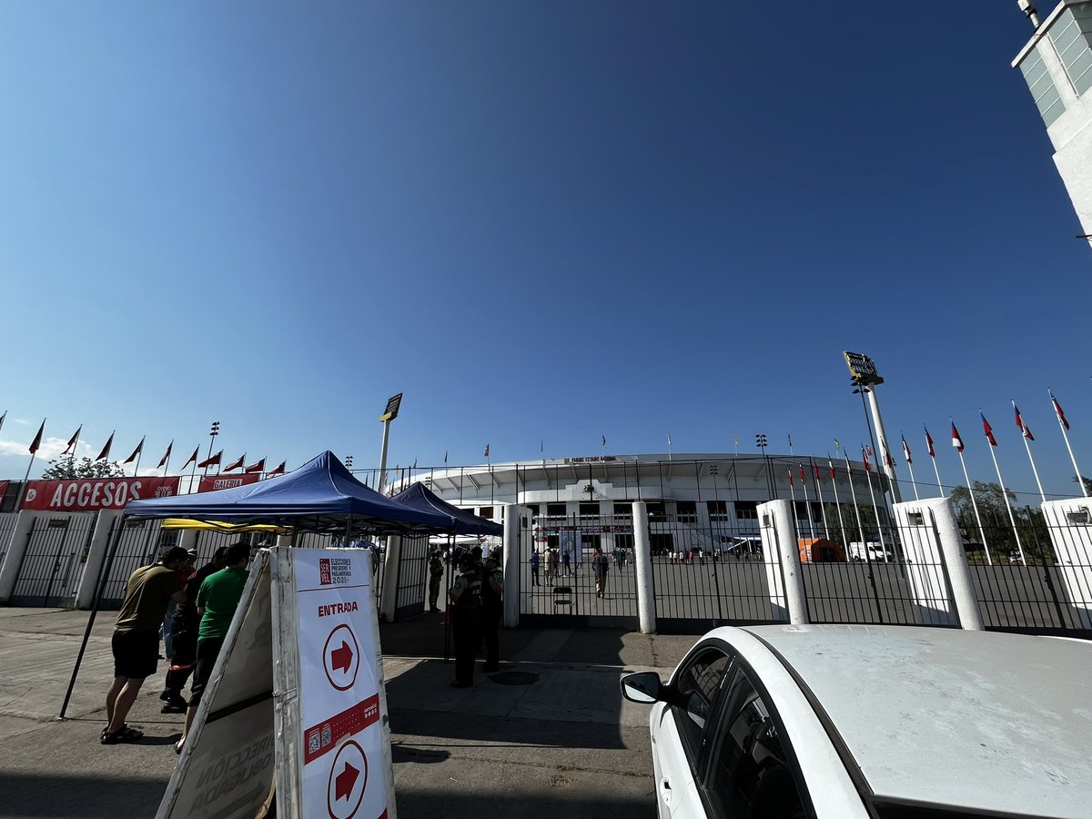 🇨🇱🗳️ Delegación de #TransparenciaElectoral visitó hoy el Estadio Nacional Julio Martínez Prádanos en Ñuñoa, Región Metropolitana de Santiago de #Chile, para observar cómo se desarrolla la votación en estas Elecciones Generales #EleccionesChile