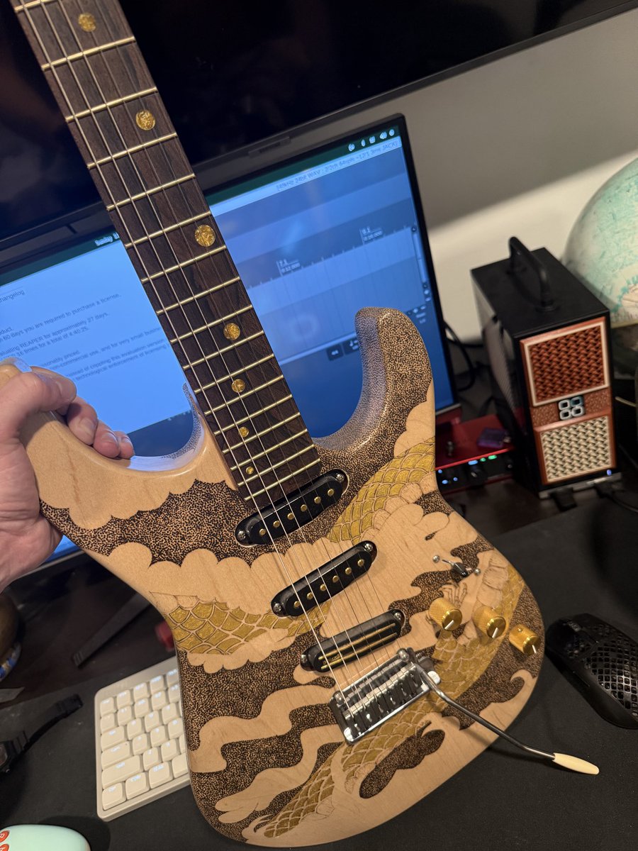 Forgework_'s tweet image. Doing some music recording on the @FrameworkPuter Desktop! 

I now have tiles to match every single one of my instruments.