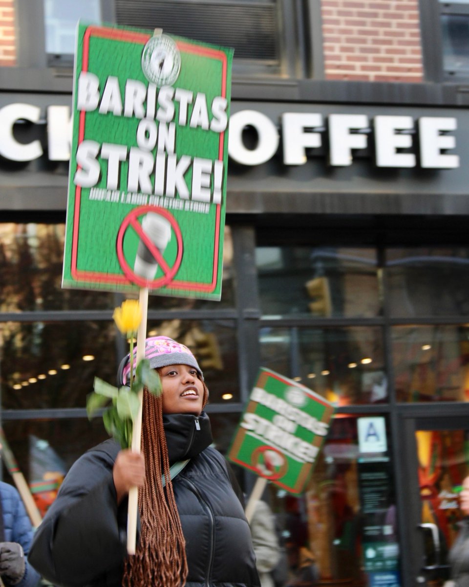 CentralLaborNYC's tweet image. “No contract, no coffee is more than a tagline—it’s a pledge to interrupt Starbucks’ operations and profits until a fair union contract and an end to unfair labor practices are won.”

-Michelle Eisen, Starbucks Workers United spokesperson and 15 year veteran barista.