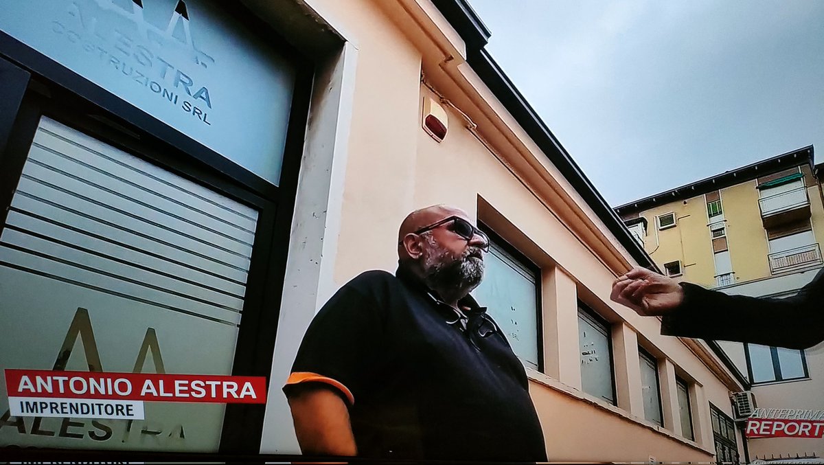 unoenessunoe's tweet photo. Tra i membri, il capocantiere #Alestra che per anni ha lavorato con #Mercurio e ha conosciuto #StefanoCasali oggi in #fdi. Oggi fanno tutti il tifo per il ritorno di #Tosi come se nulla fosse accaduto a #Verona.
#report https://t.co/URlXAUxoJg