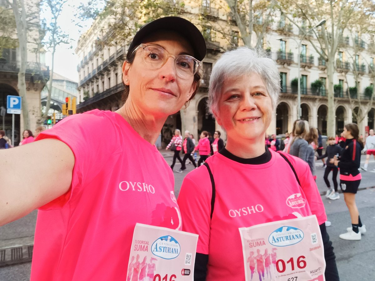 colourself's tweet photo. Por la vida, el recuerdo y la esperanza. Hoy corrimos por todas las mujeres luchadoras, tanto si vencieron como si nos dejaron demasiado pronto a causa del cáncer #Cursadeladona #CarreraDeLaMujer2025 #MareaRosa  #Solidaridad #MujeresValientes #MemoriaYEsperanza https://t.co/P6vjwOaS8h