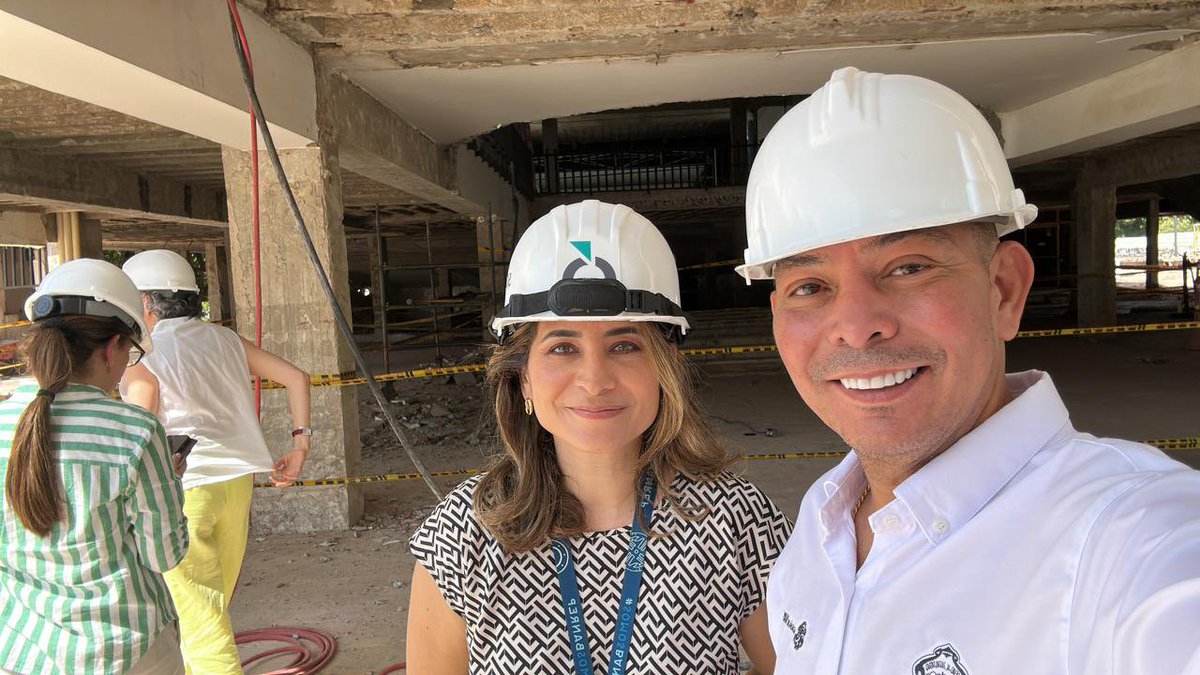 Avanzamos con paso firme en el renacer del Teatro Amira de la Rosa.🎭

Junto a directivos del <a href="/BancoRepublica/">Banco República 🇨🇴</a> y bajo el liderazgo del alcalde <a href="/AlejandroChar/">Alejandro Char</a>, visitamos las obras que siguen en buena marcha.

¡Barranquilla vuelve a encender uno de sus mayores orgullos culturales!