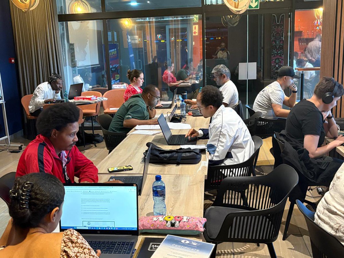 FIDEschoolChess's tweet image. 🇿🇦 FIDE PoT Course in Cape Town wraps up!
21 educators trained by WIM Anzel Laubscher &amp;amp; Henri Weideman are ready to use chess as a powerful educational tool. ♟️