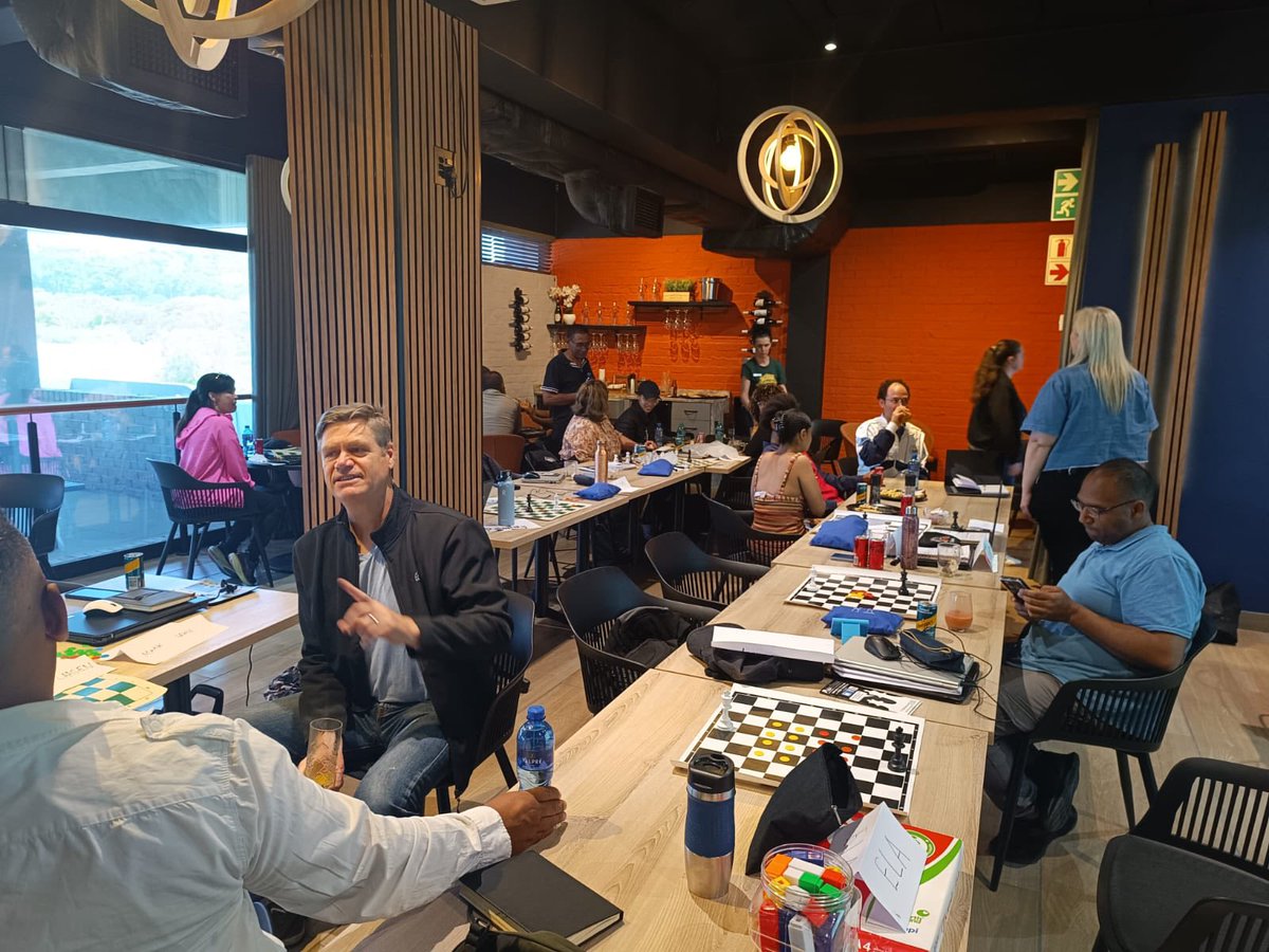 FIDEschoolChess's tweet image. 🇿🇦 FIDE PoT Course in Cape Town wraps up!
21 educators trained by WIM Anzel Laubscher &amp;amp; Henri Weideman are ready to use chess as a powerful educational tool. ♟️